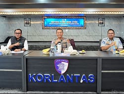 Lanjutkan TFG Polda Lampung – Polda Bali , Korlantas Gelar Tactical Floor Game Pastikan Kesiapan Operasi Lilin 2024, Kakorlantas Imbau Masyarakat Waspadai Titik Rawan