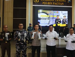 Polres Pacitan Ungkap Penyelundupan 27.650 Benur Ilegal, 2 Tersangka Diamankan