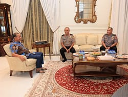 Dalam Rangka HUT Bhayangkara ke-79, Tim Mabes Polri Lakukan Anjangsana ke Mantan Kapolri Jenderal (Purn) Drs. Badrodin Haiti